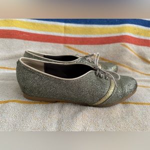 GUC Nicora Johns Vegan Metallic Shoe - Gold, Size 7.5, Made in USA